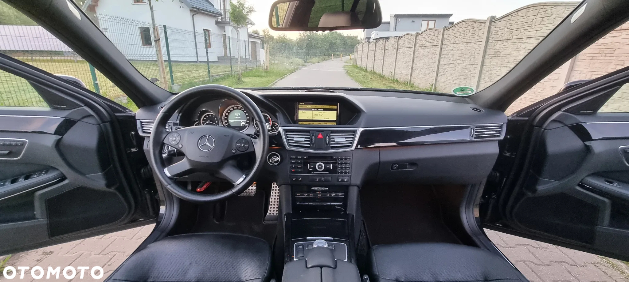Mercedes-Benz Klasa E 350 CDI 4-Matic BlueEff Avantgarde - 29