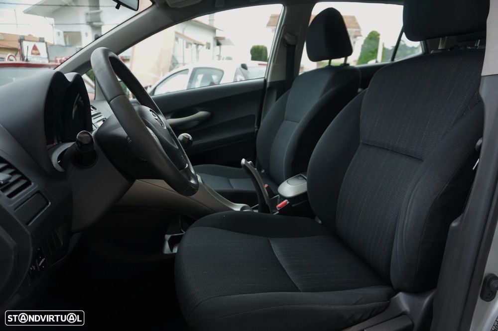 Toyota Auris 1.4 D-4D Comfort+Navi - 11