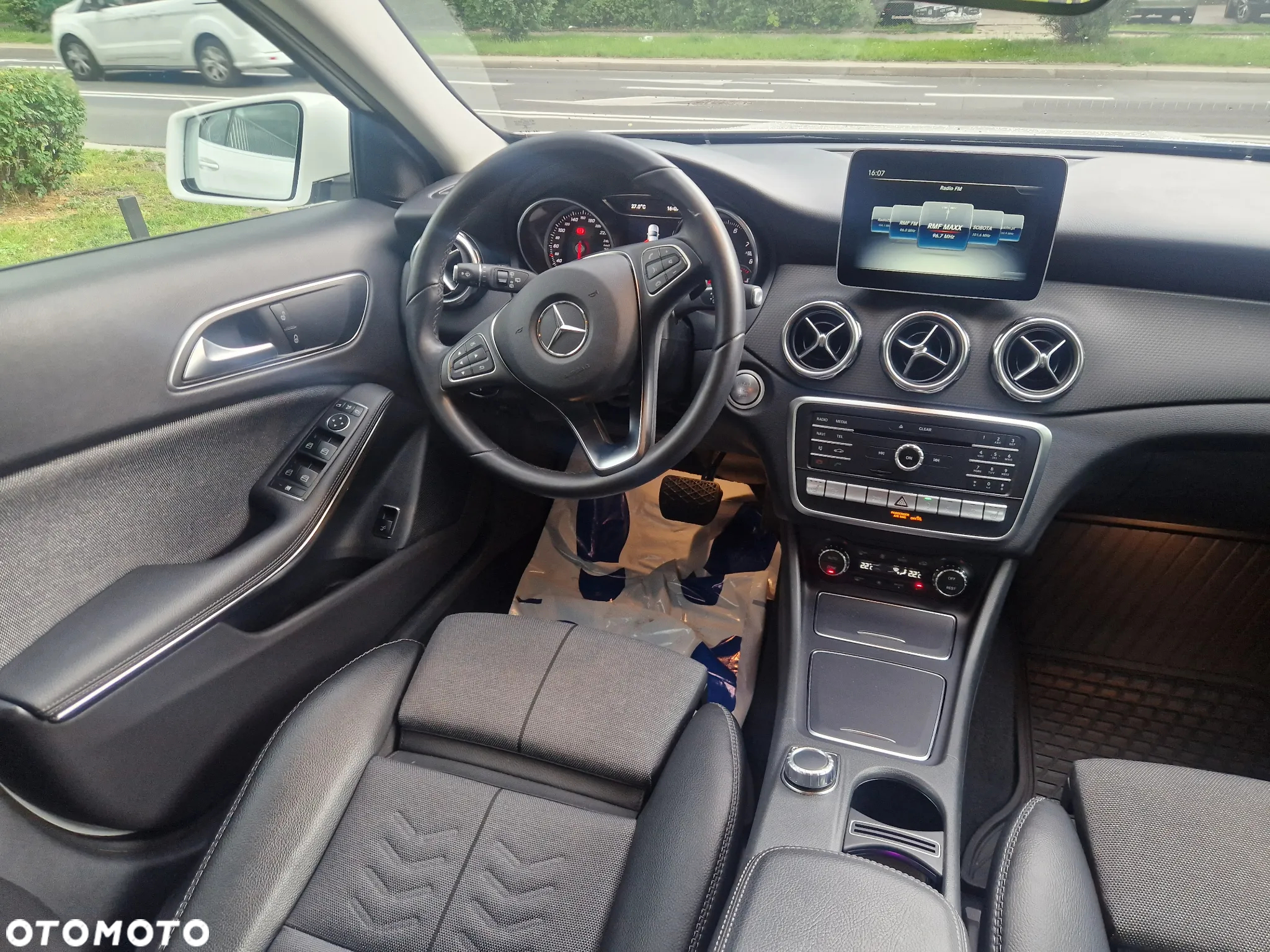 Mercedes-Benz GLA 220 4-Matic Style - 12