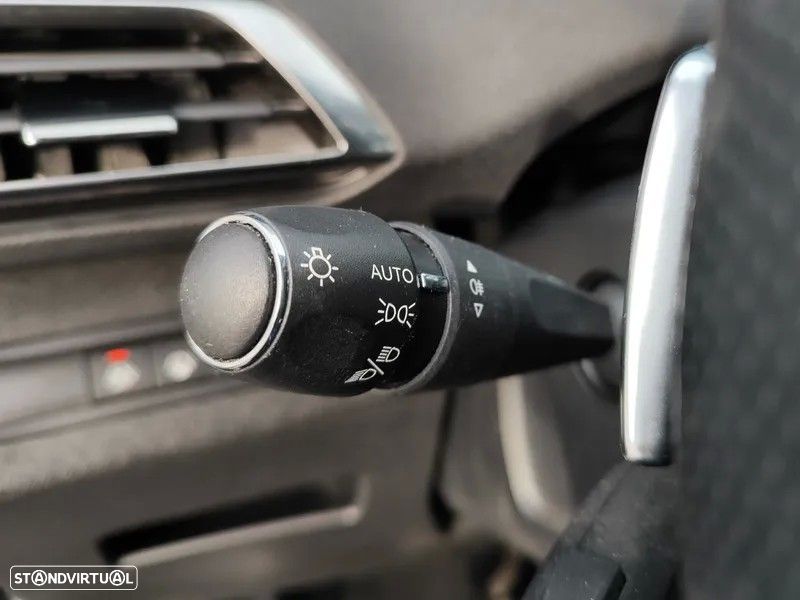 Peugeot 3008 1.6 Hybrid GT e-EAT8 - 17