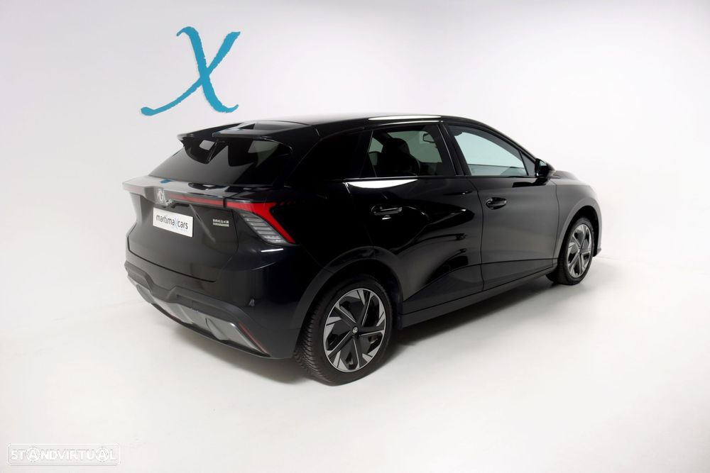 MG MG4 64 kWh Luxury - 6