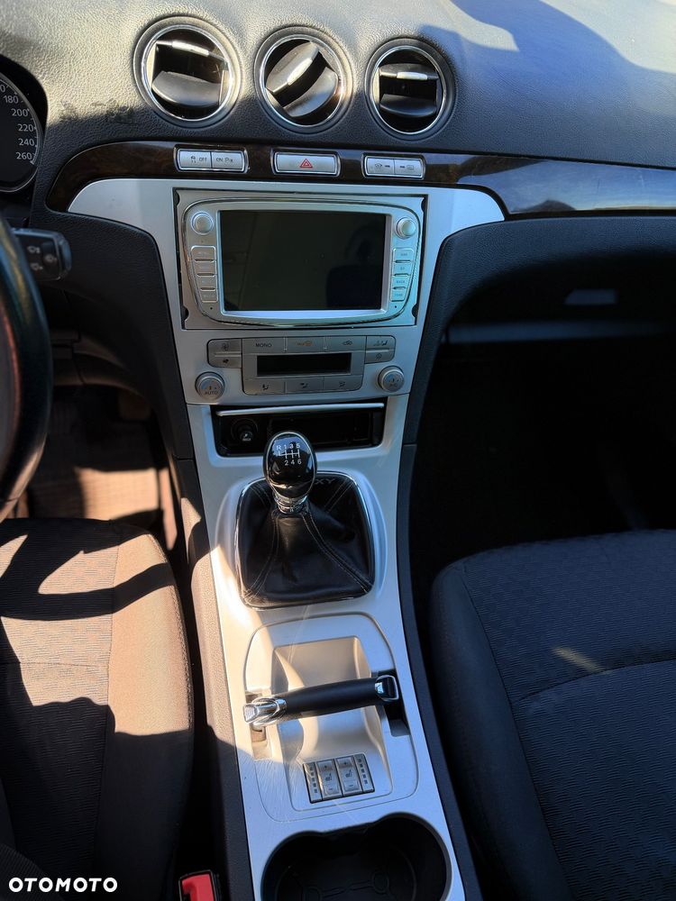 Ford Galaxy 2.0 TDCi Ghia - 8