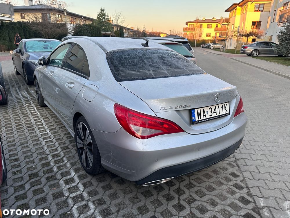 Mercedes-Benz CLA 200 d 4-Matic - 4