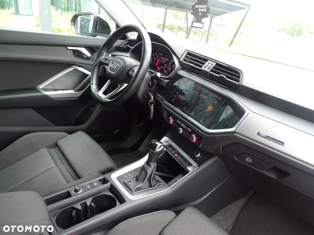 Audi Q3 - 18