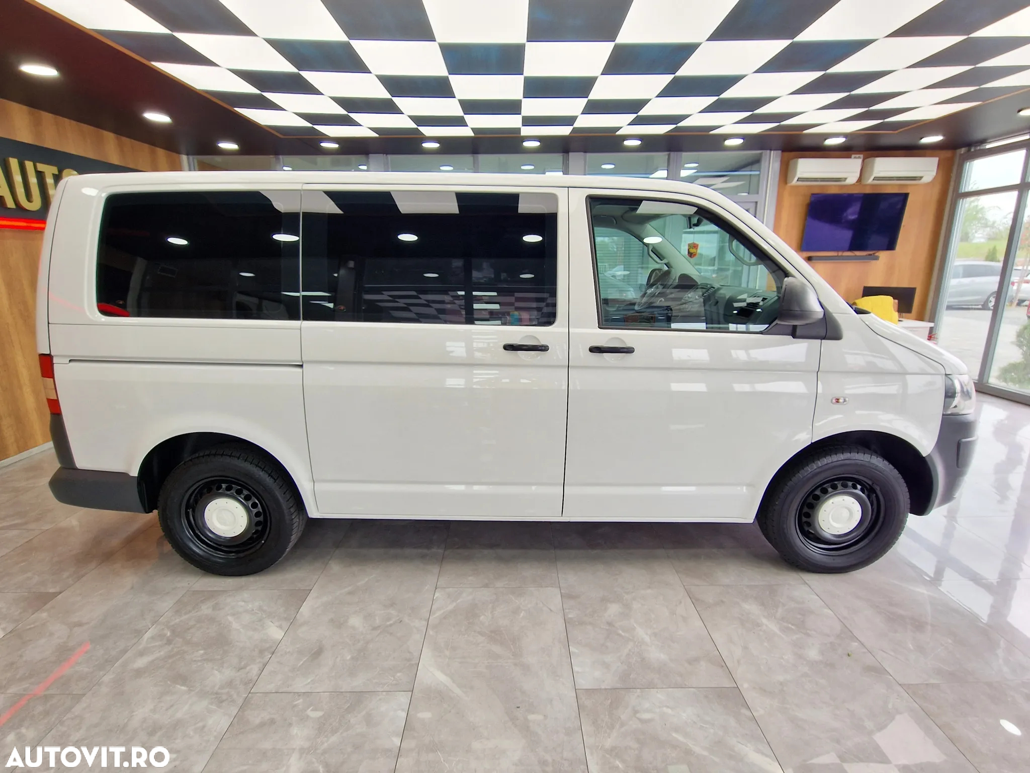 Volkswagen Transporter - 13