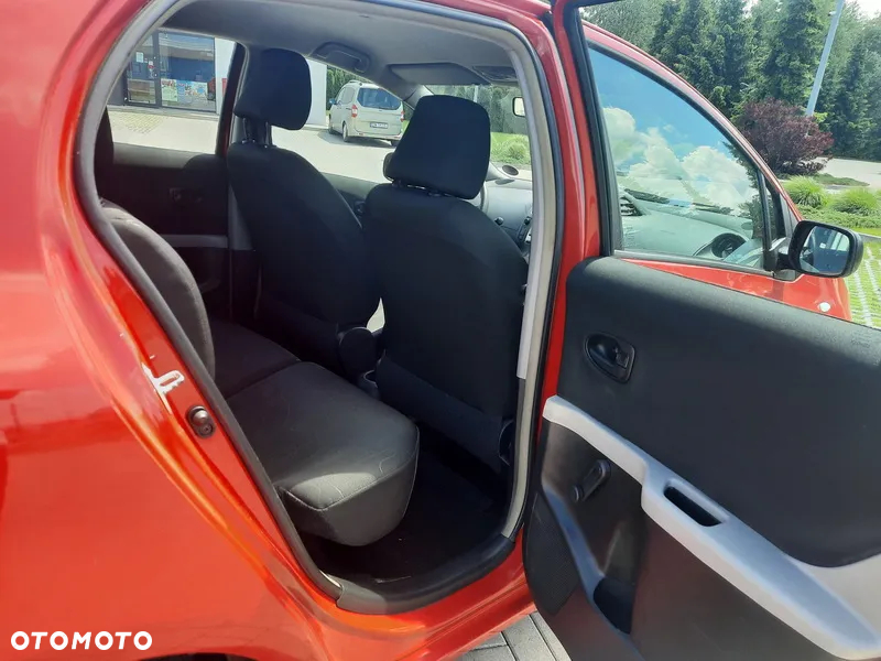 Toyota Yaris - 16