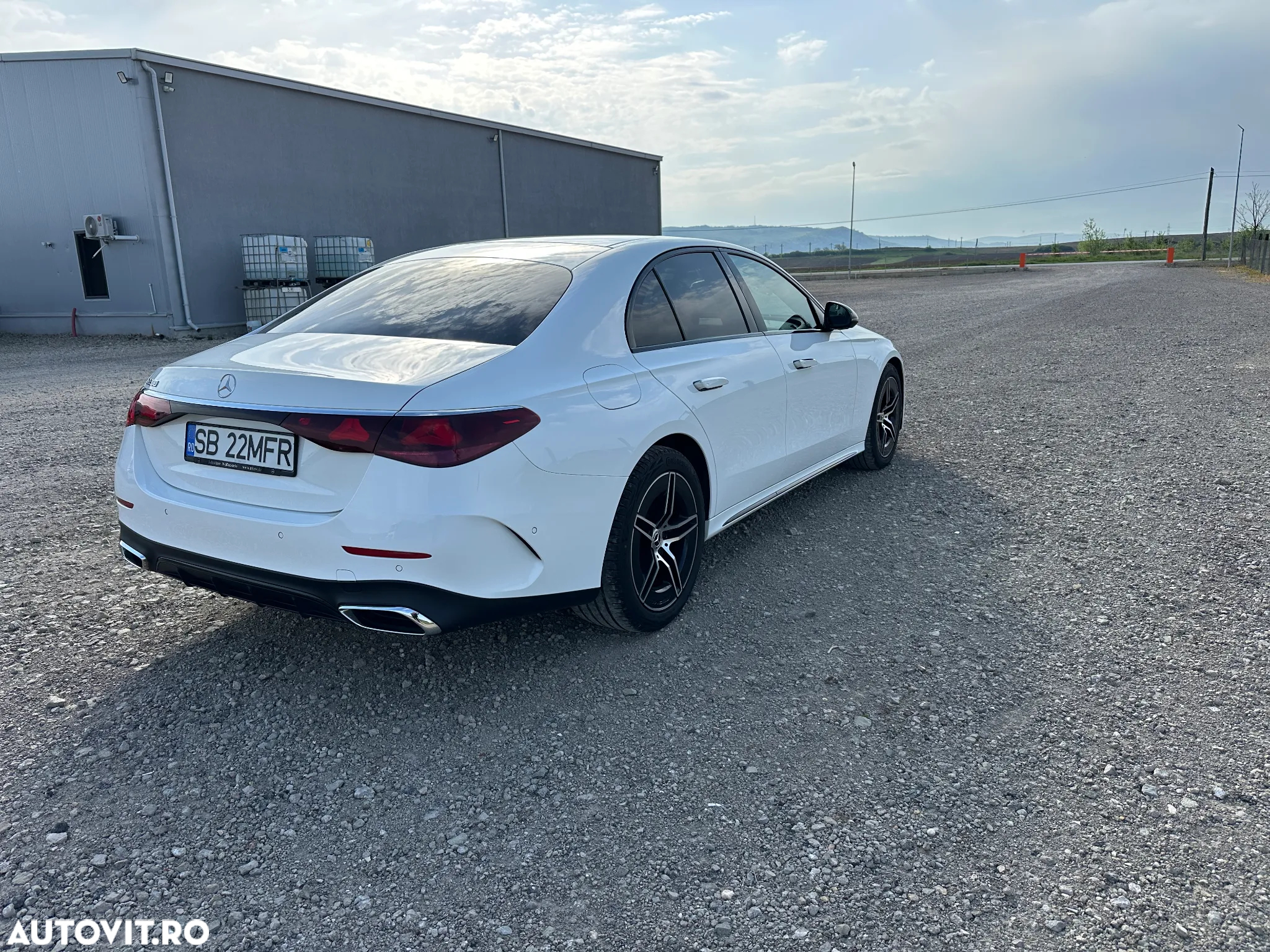 Mercedes-Benz E 200 9G-TRONIC Edition AMG Line - 4