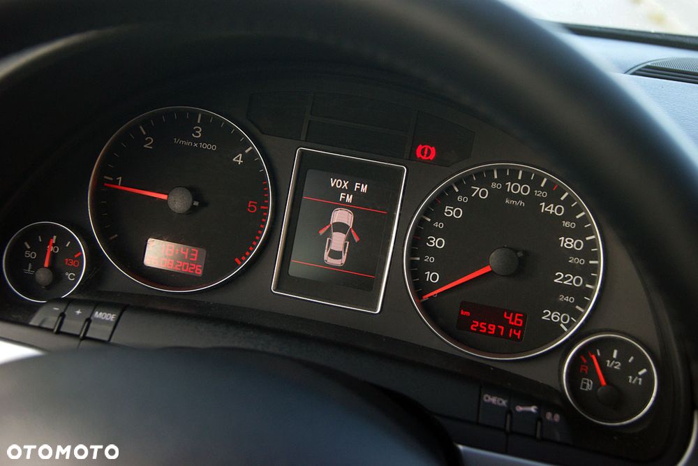 Audi A4 Avant 2.0 TDI - 32