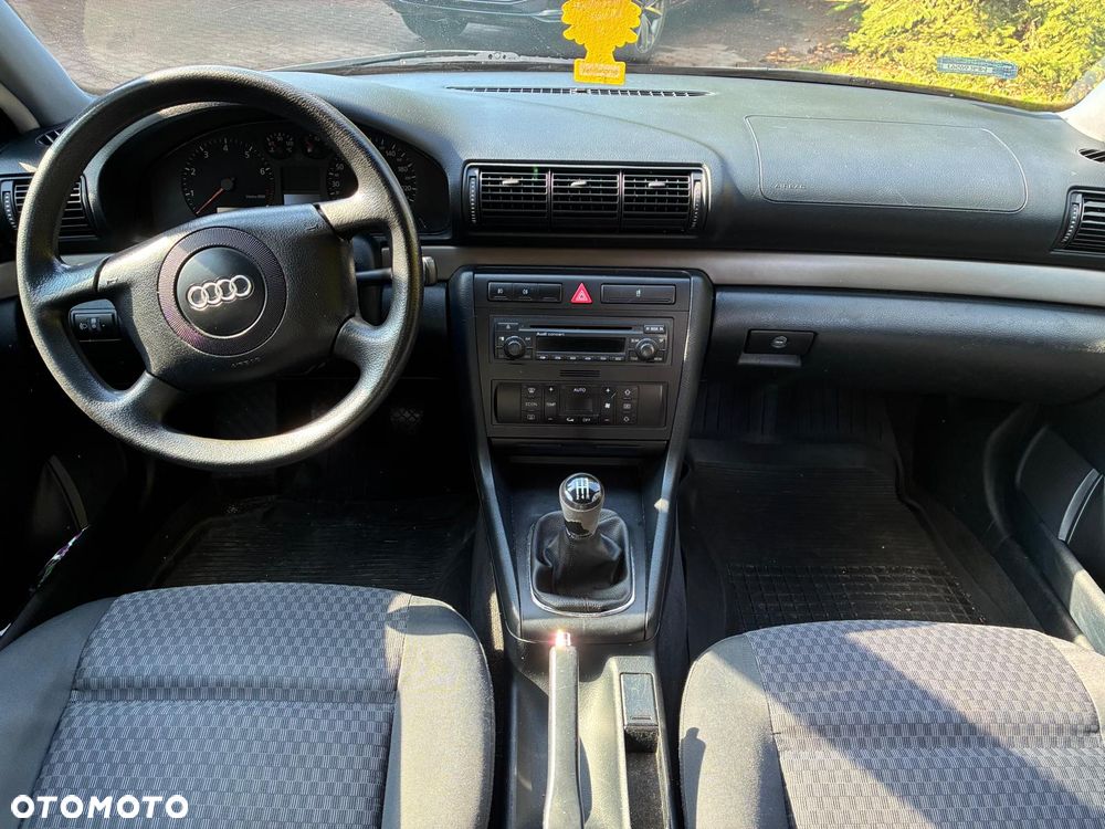 Audi A4 Limousine 1.6 - 32