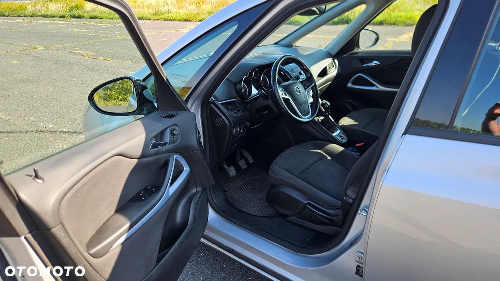 Opel Zafira - 8