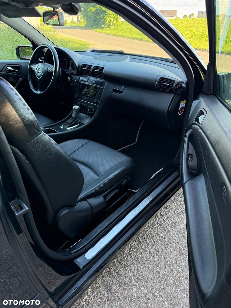 Mercedes-Benz Klasa C 180 Kompressor Automatik Sport Edition - 18