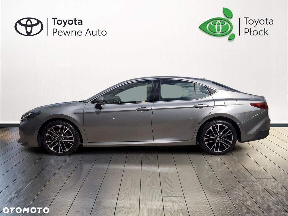 Toyota Camry - 4