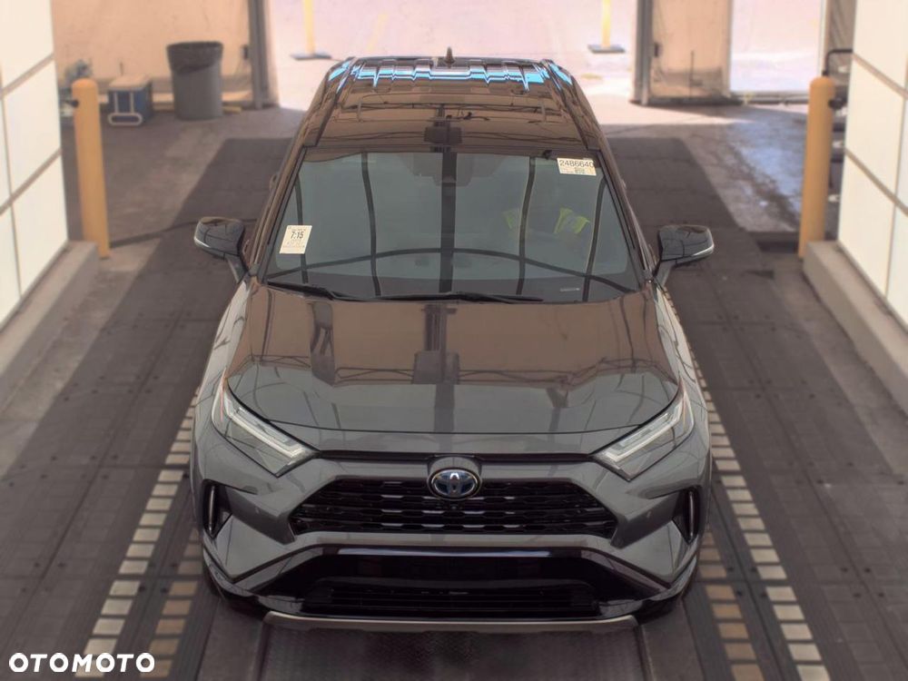 Toyota RAV4 - 6