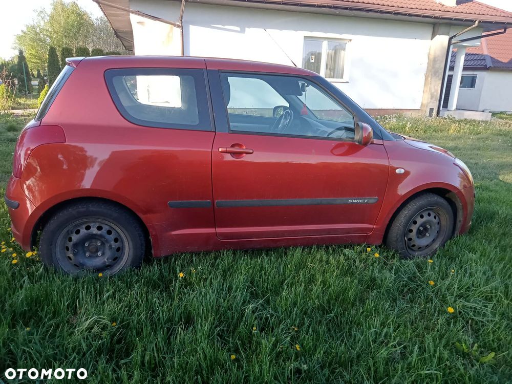 Suzuki Swift 1.3 Sakura - 5