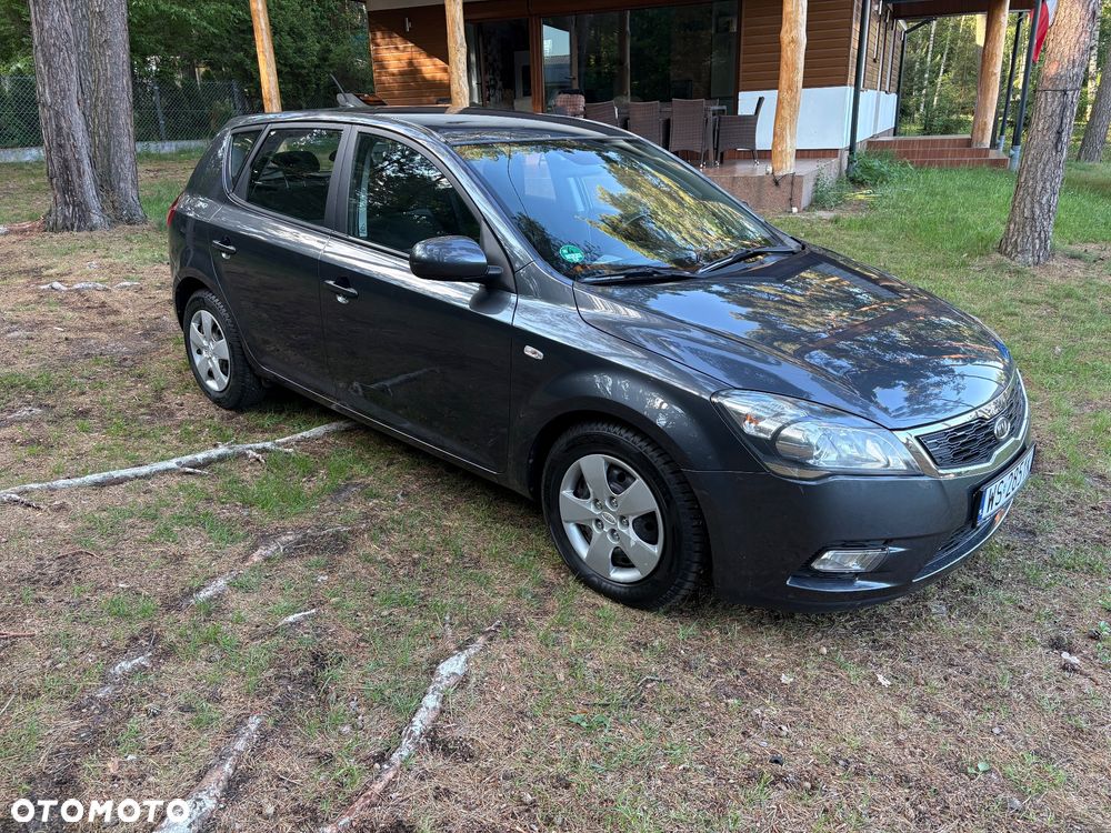 Kia Ceed 1.4 CVVT Dream-Team Edition - 6