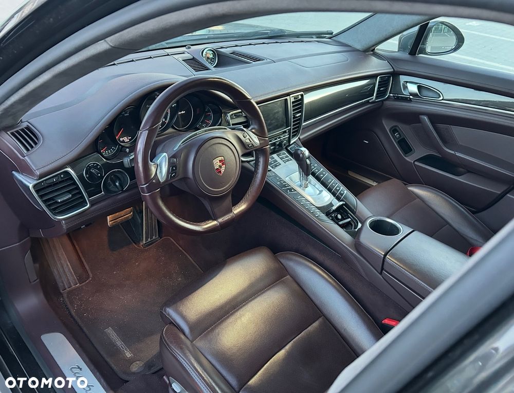 Porsche Panamera - 8