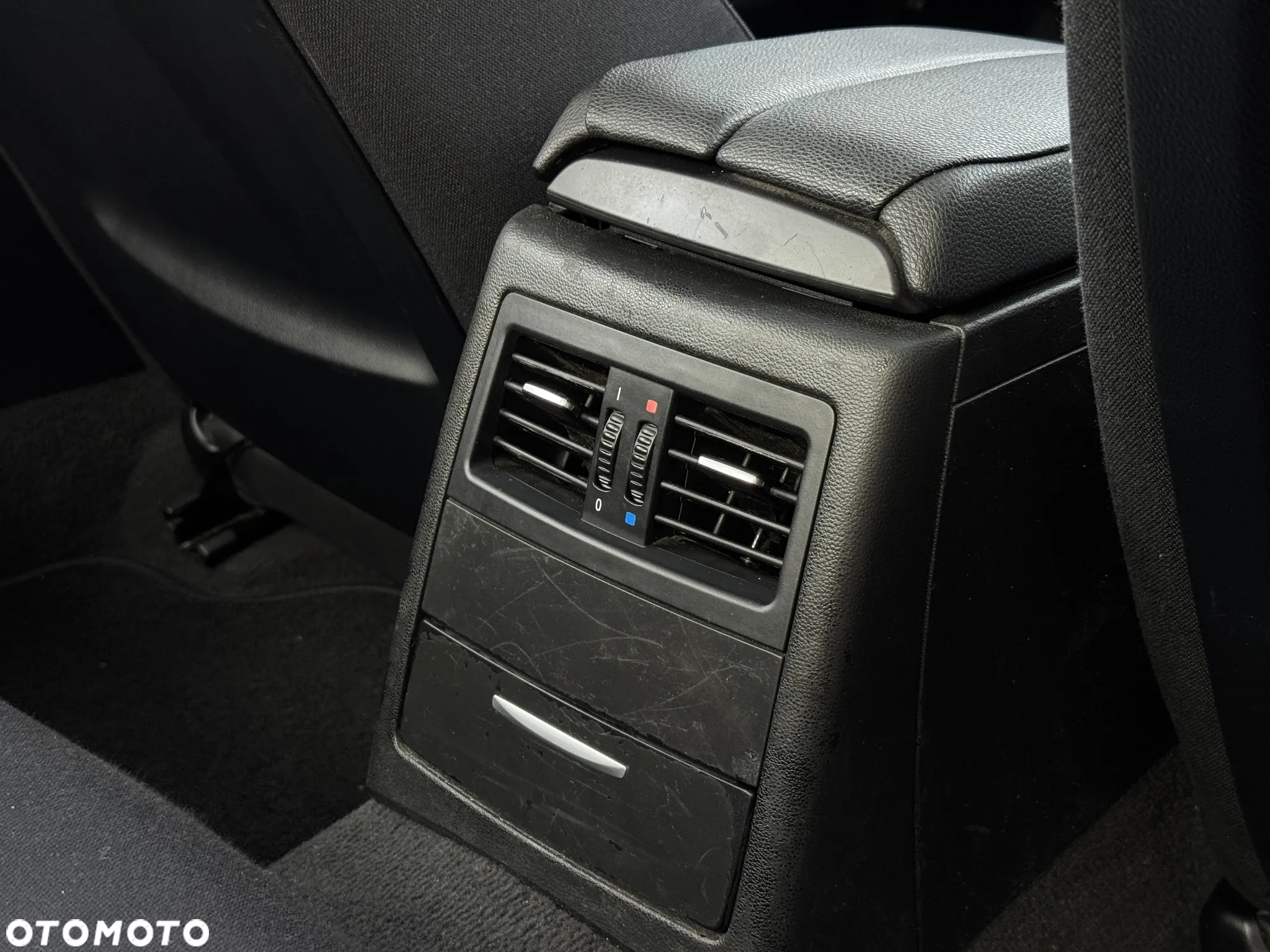 BMW Seria 3 320i - 36