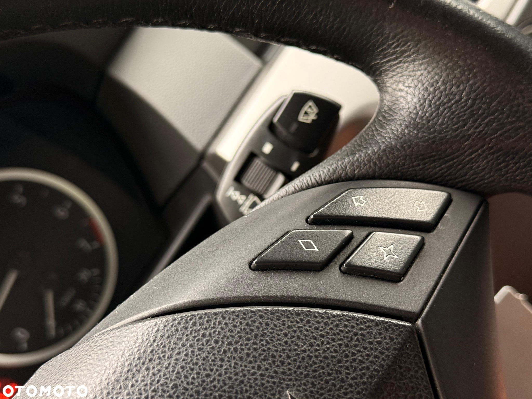 BMW Seria 5 520i - 27