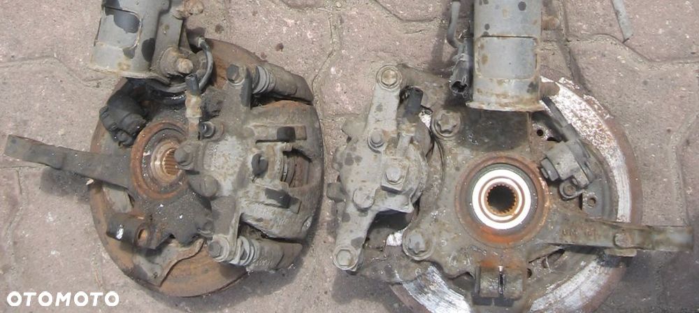zwrotnica lewa prawa przód OPEL CORSA C - 2