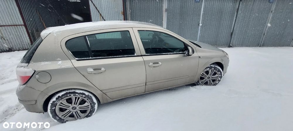 Opel Astra 1.6 Essentia - 3