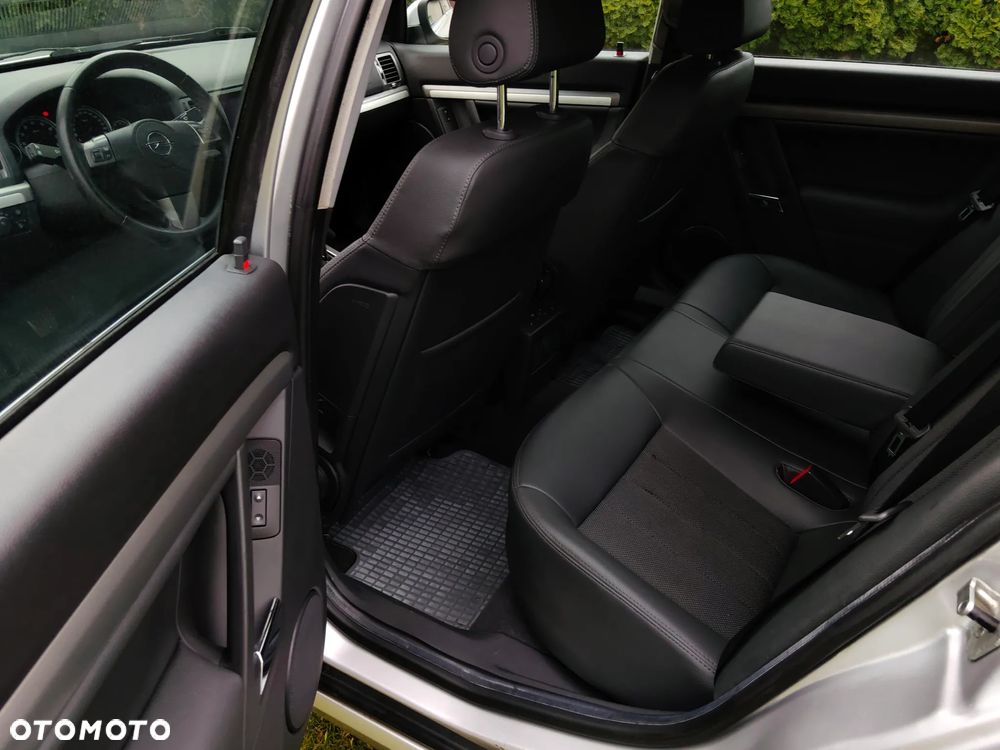 Opel Vectra 2.2 - 17