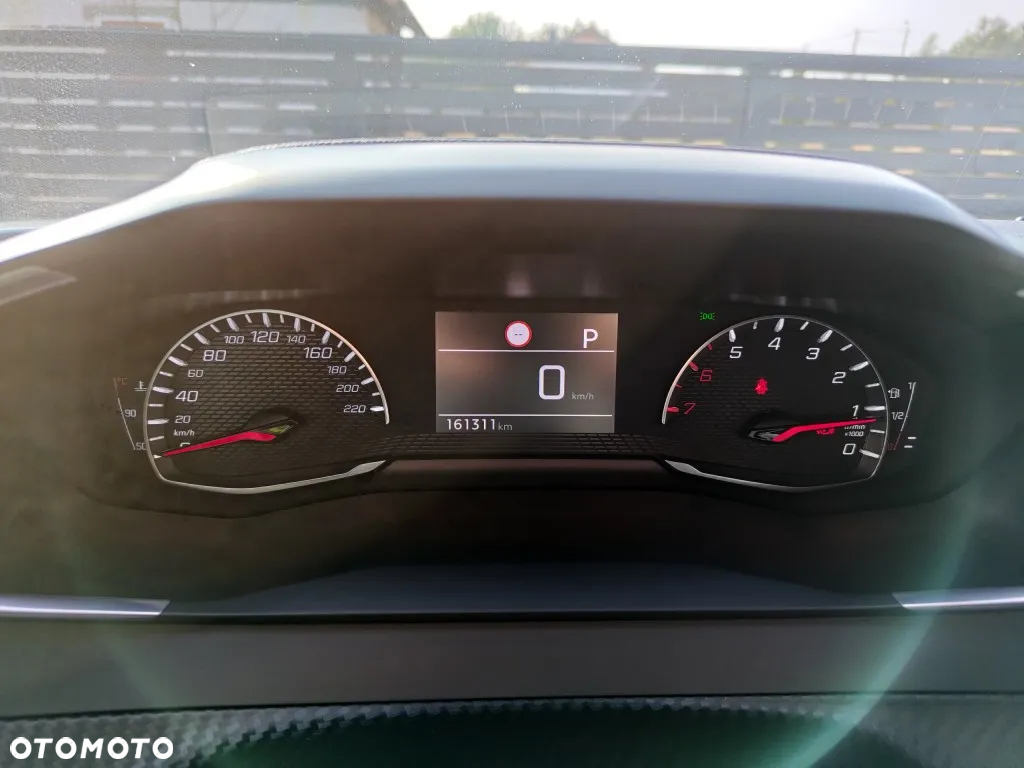 Peugeot 2008 1.5 BlueHDi Allure Pack S&S EAT8 - 16