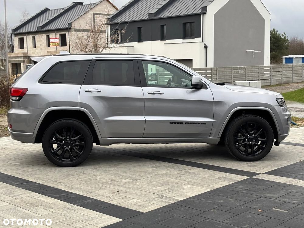 Jeep Grand Cherokee - 9