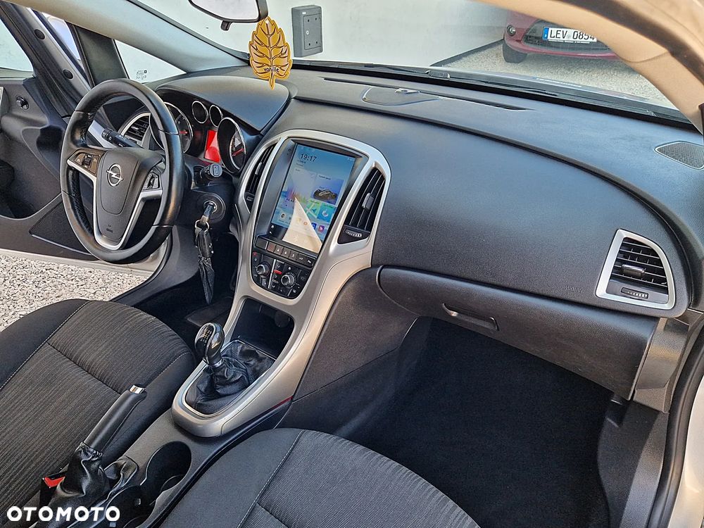 Opel Astra 1.4 Turbo 150 Jahre - 7