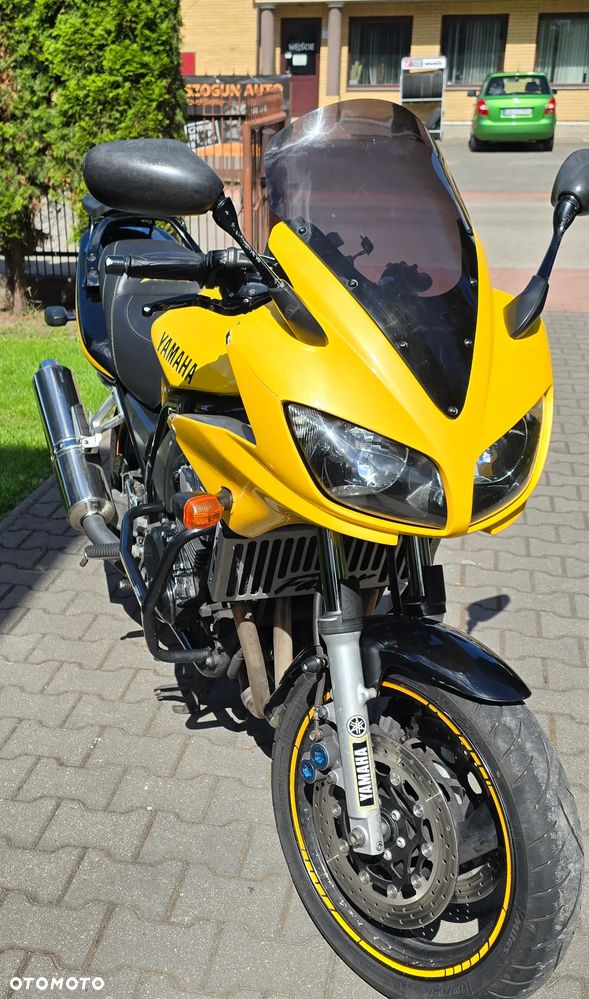Yamaha FZS - 4