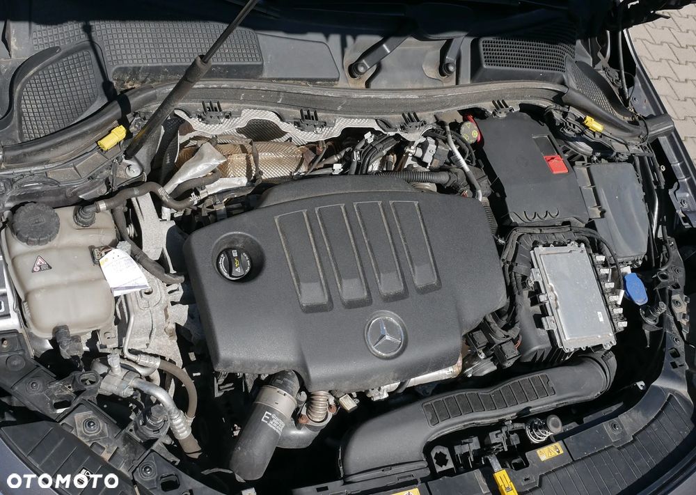 Mercedes-Benz GLA 220 d 4Matic 8G-DCT Progressive Advanced - 28