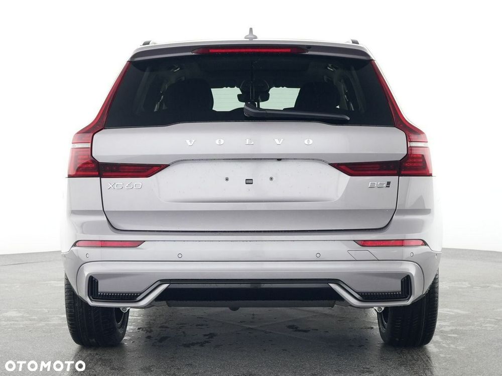 Volvo XC 60 B5 B AWD Plus Dark - 3