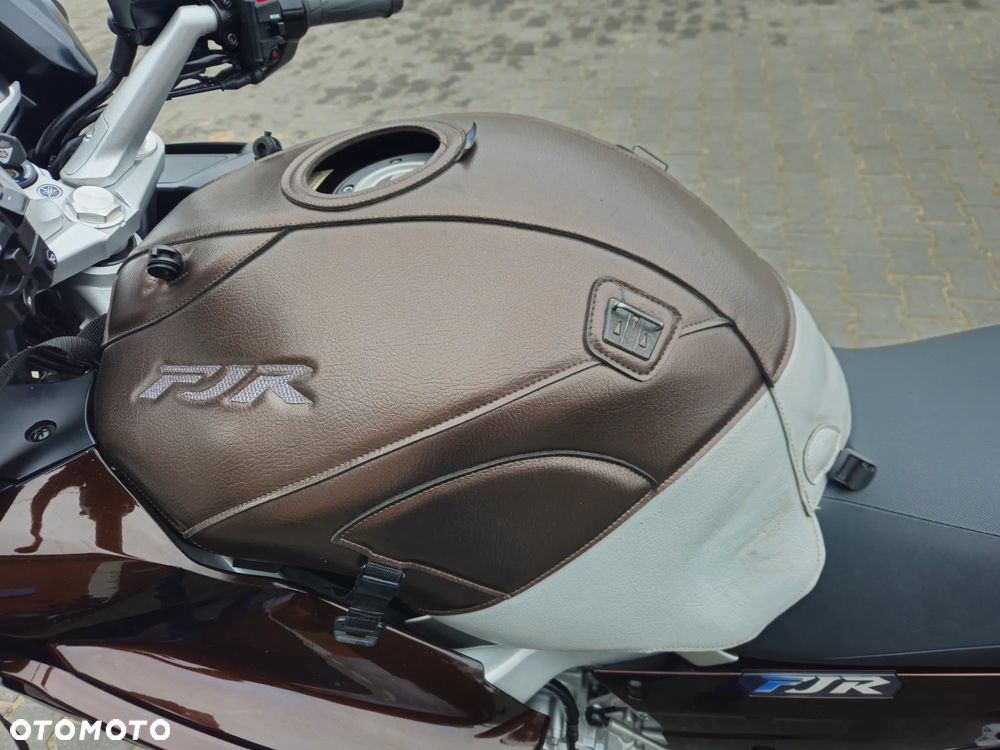 Yamaha FJR - 28