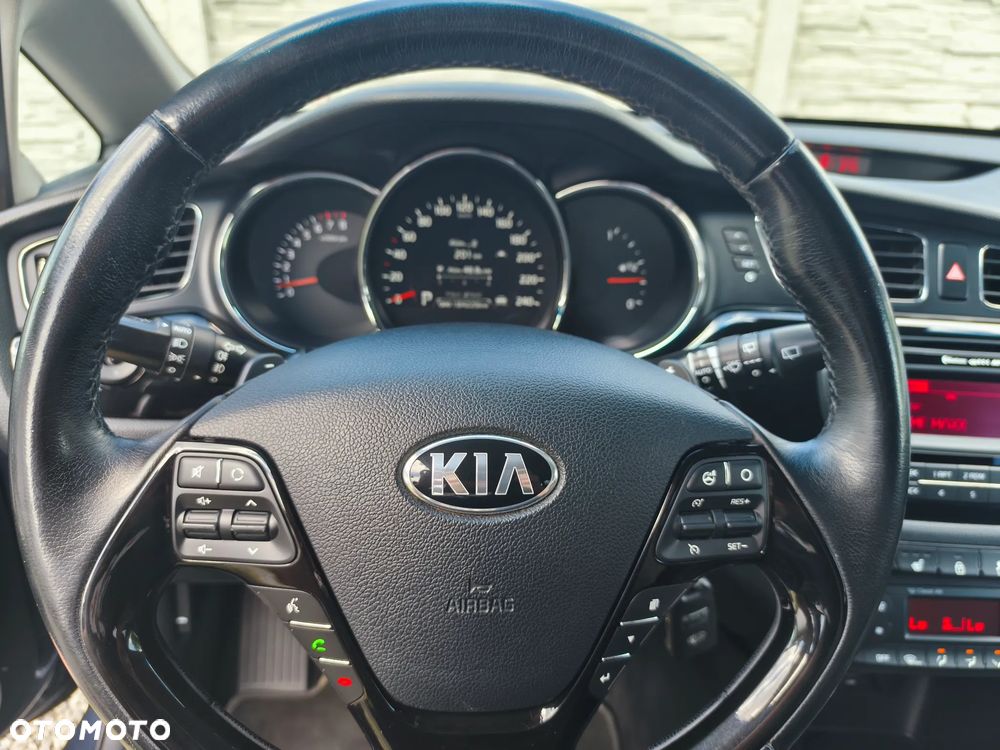 Kia Ceed 1.6 GDI DCT Platinum Edition - 17