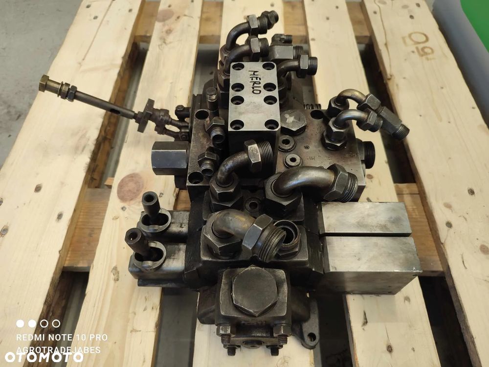 Rozdzielacz hydrauliczny Merlo Roto 40.18 - 8