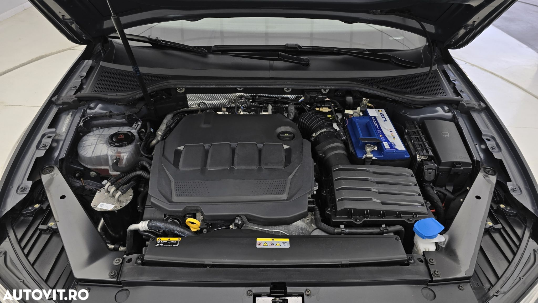 Volkswagen Passat 2.0 TDI DSG Comfortline - 24