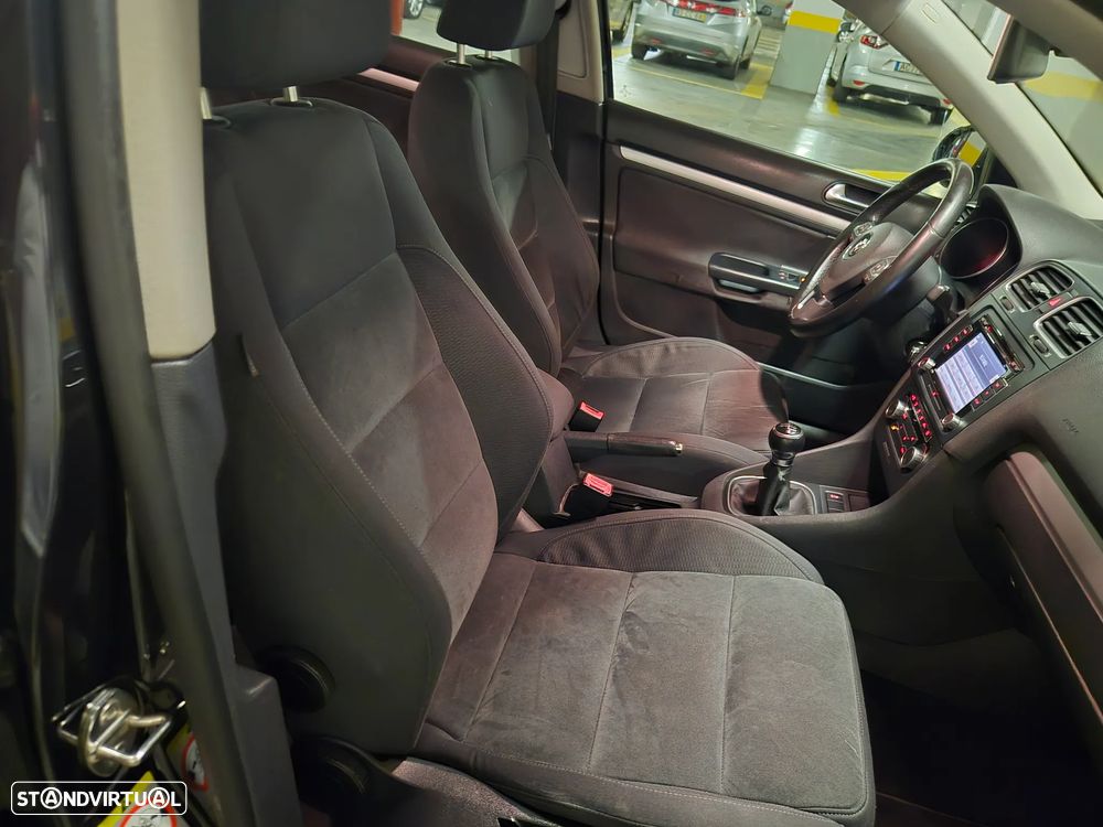 VW Golf Variant 1.6 TDi Highline - 30