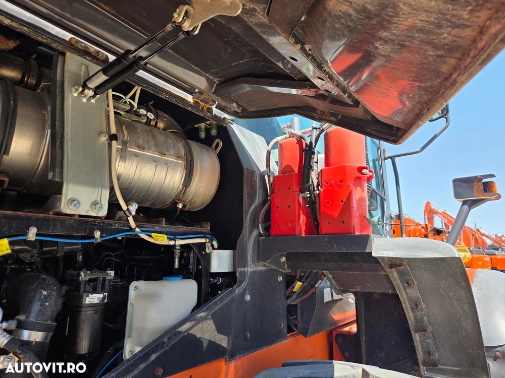 Hitachi ZW180-6, 2019, 6.049h, FULL OPTION, Gresare automataz, Cupa NOUA 3mc, anvelope L5 90% bune, Cantar, Joystick, inst hidr suplimentara, Masa operationala 17t, motor 129kW, basculeaza la 4m,Camera spate,Posibilitate leasing 3 ani-PROMOTIE -96900 EUR+Tva - 40