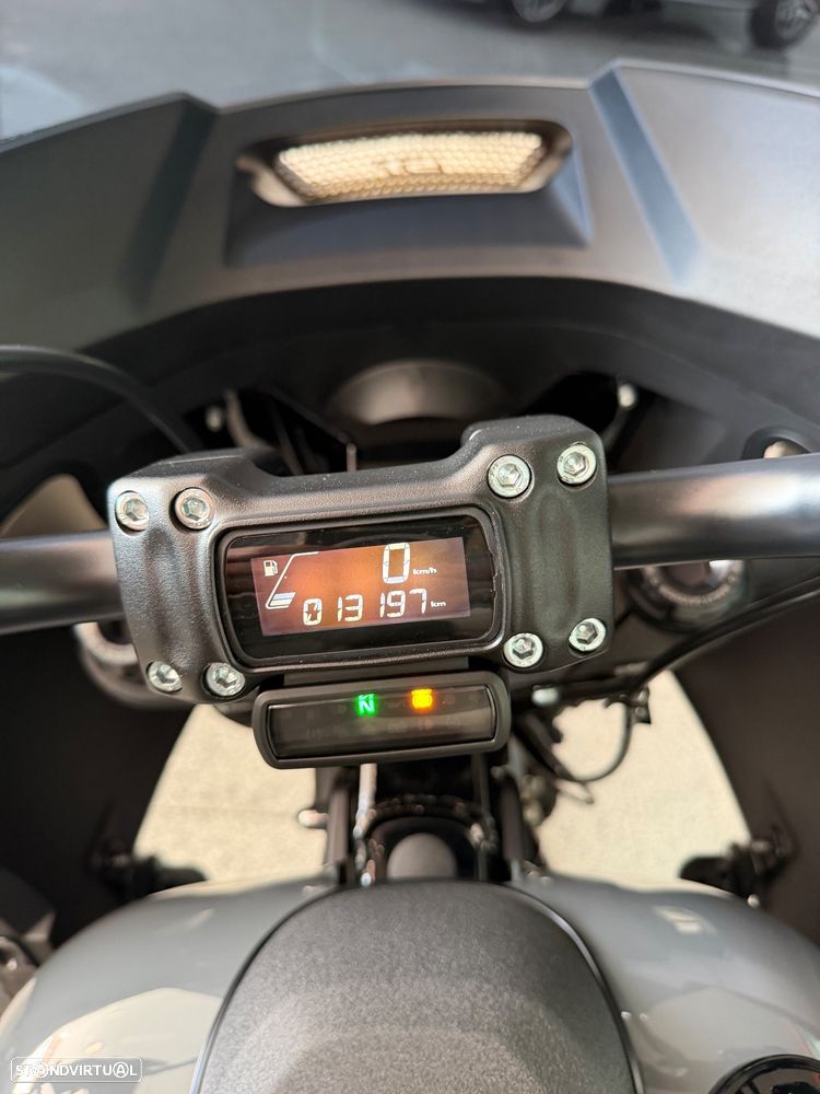 Harley-Davidson FXLR - 9