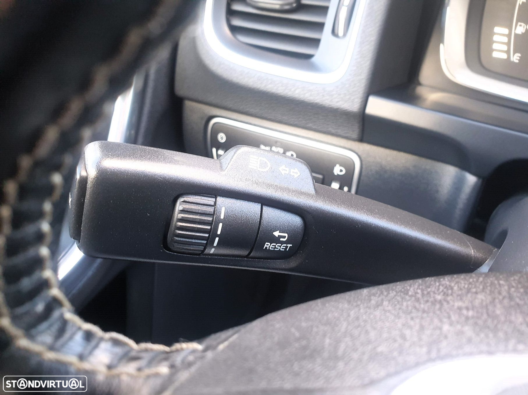 Volvo V60 1.6 D2 R-Design Momentum - 20