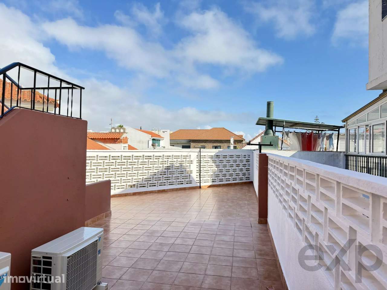 Arrenda T4 - 2º Piso em moradia isolada, reconstruído de raiz, Costa d - Grande imagem: 5/56