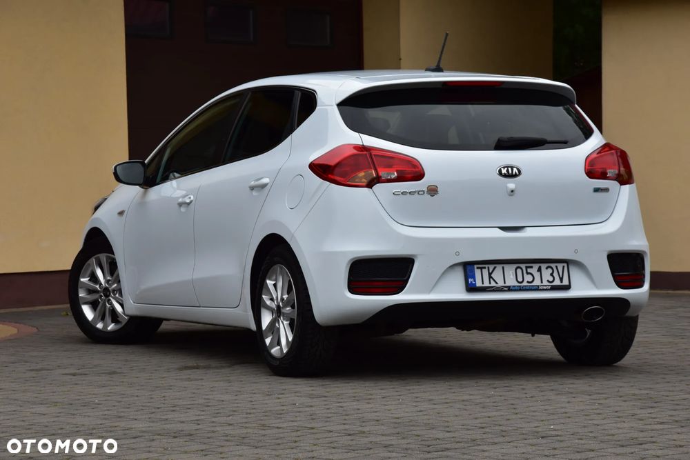 Kia Ceed 1.4 CVVT Dream-Team Edition - 9