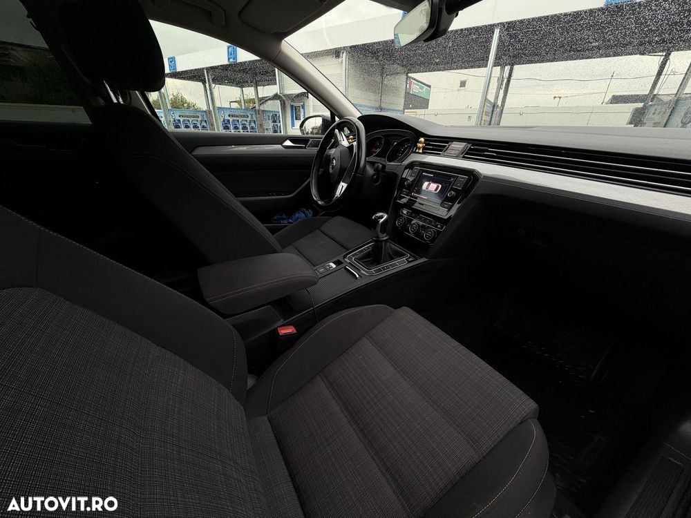 Volkswagen Passat 2.0 TDI SCR Comfortline - 28