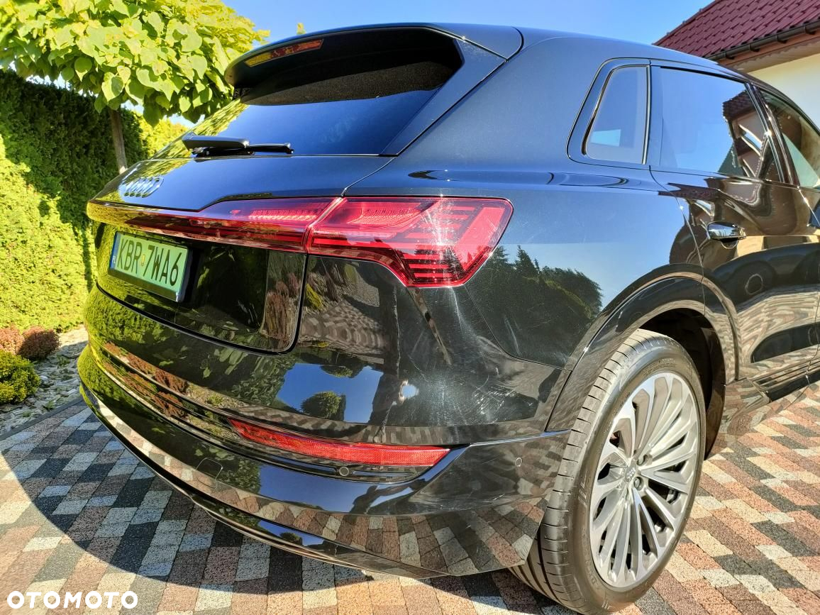 Audi e-tron 55 Quattro S Line - 38