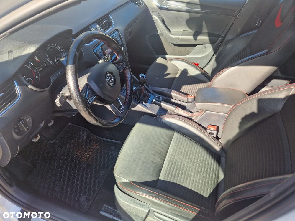 Skoda Octavia 2.0 TSI (Green tec) RS - 9