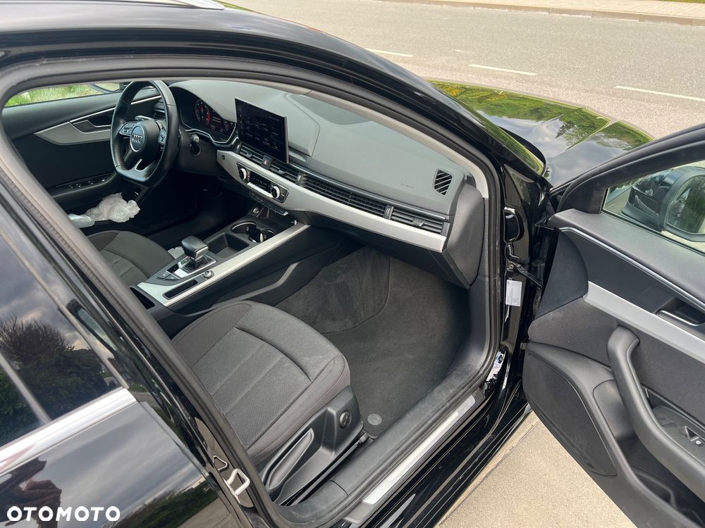 Audi A4 Avant 30 TDI S tronic - 38