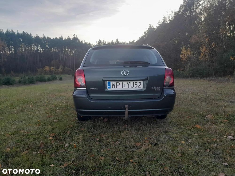 Toyota Avensis - 4