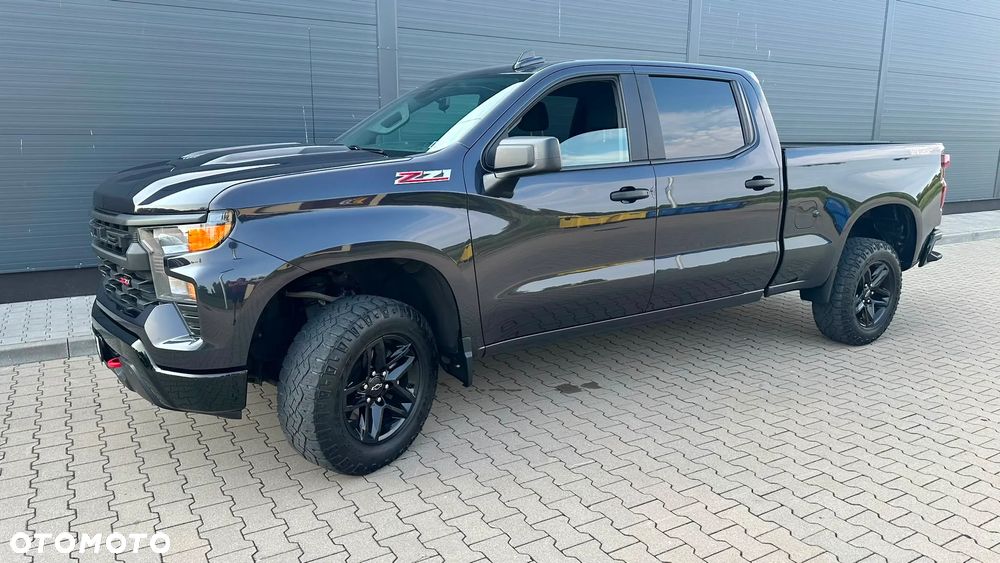 Chevrolet Silverado - 1