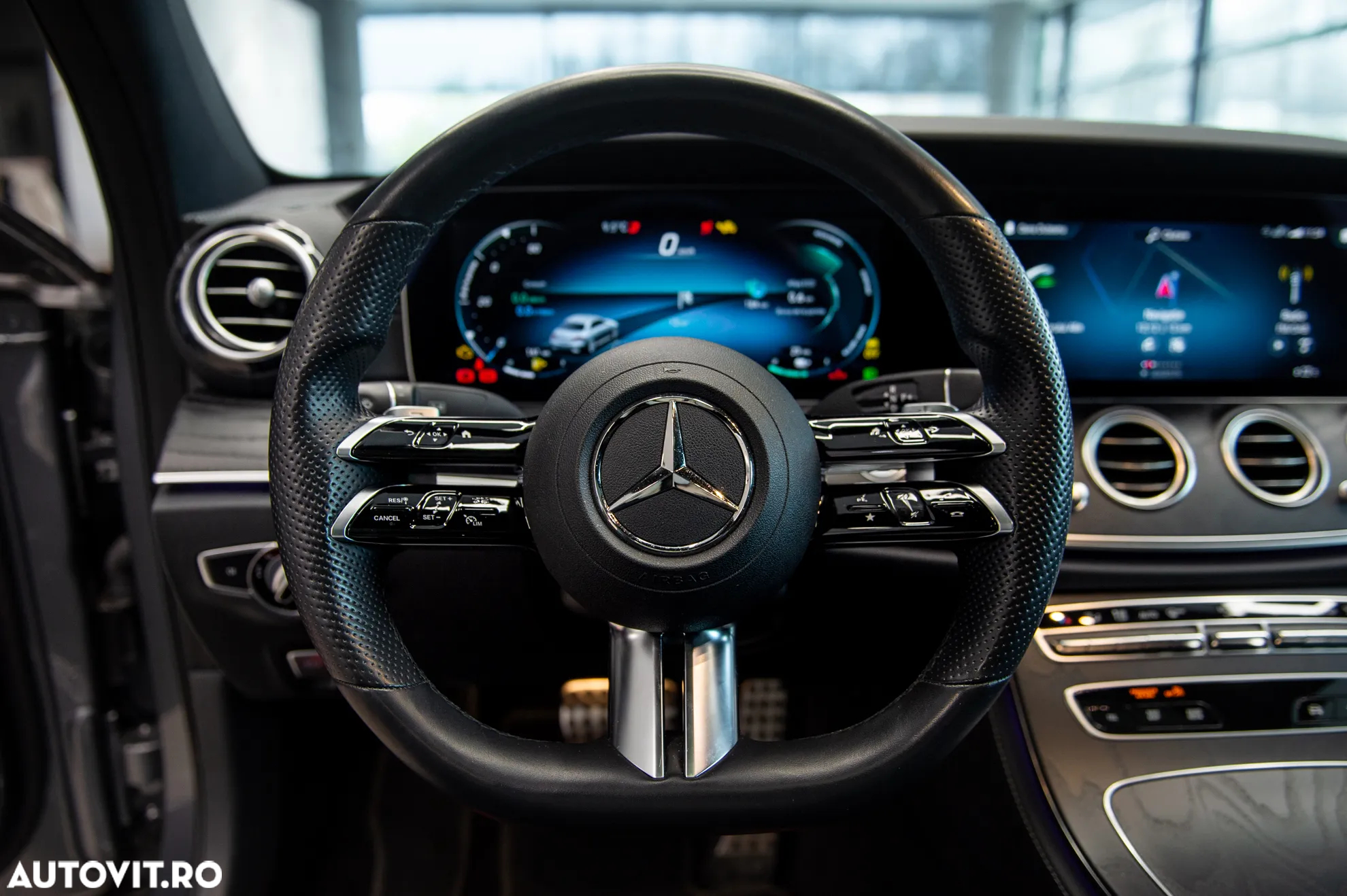 Mercedes-Benz E 300e 4Matic 9G-TRONIC Edition AMG Line - 18