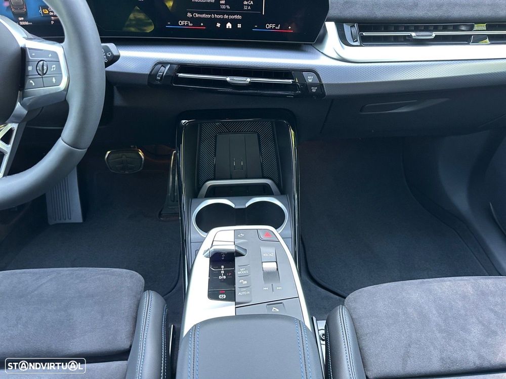 BMW iX1 eDrive20 - 11