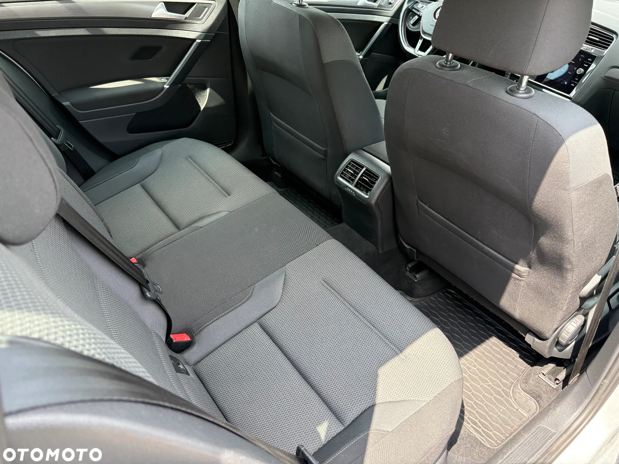 Volkswagen Golf VII 1.4 TSI BMT Comfortline DSG - 28